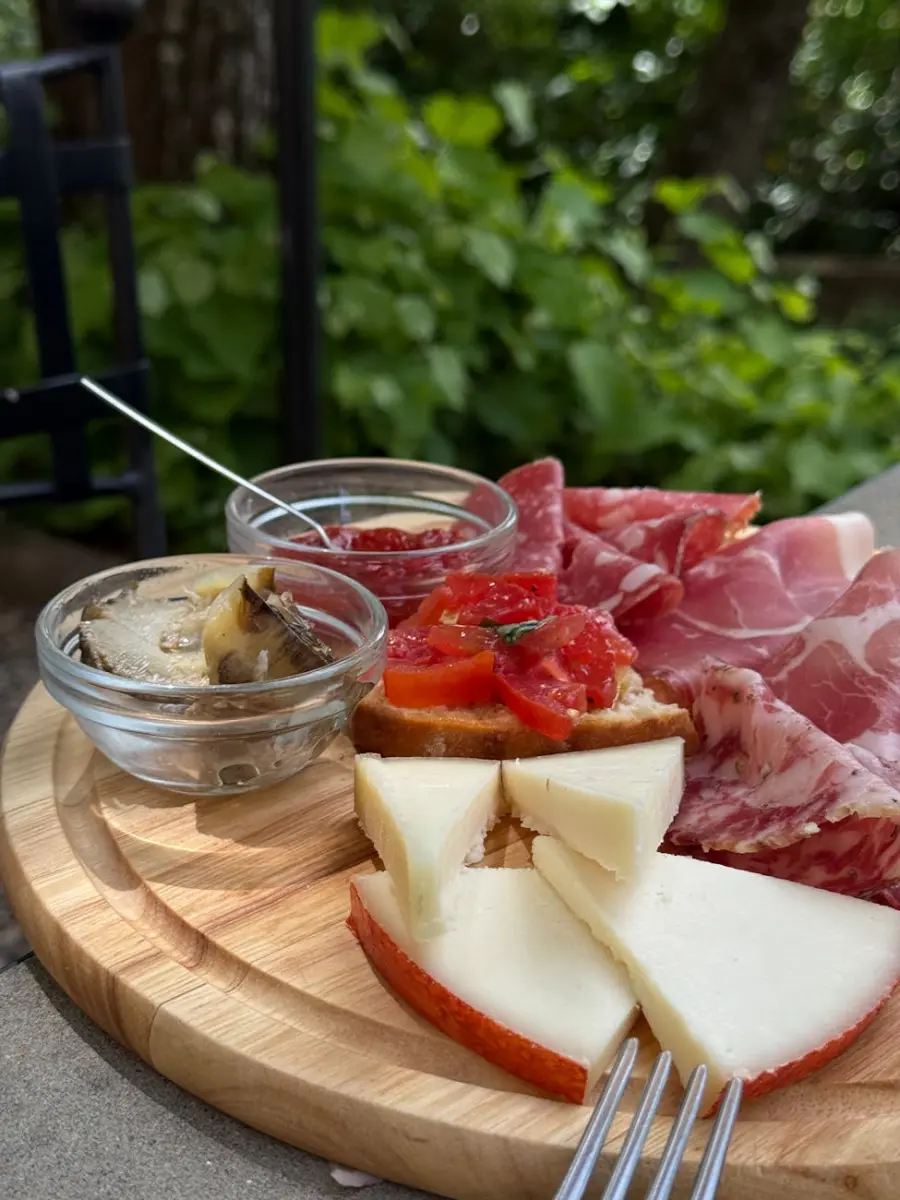 Cicchetti e osterie a Treviso: dove mangiare bene spendendo poco nel centro storico
